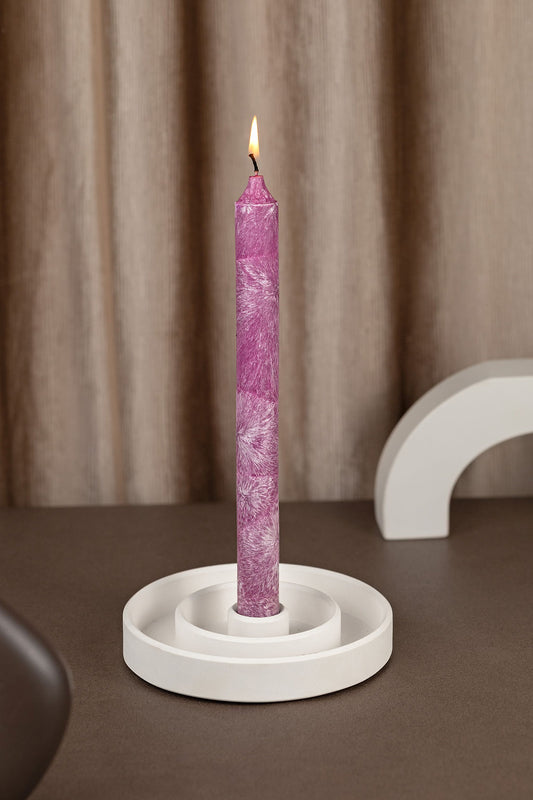 Kvepiančios stalo žvakės „Romanė” violetinės spalvos - citrusų, vaisių, gėlių, balto muskuso ir medžio aromato (6 vnt.)