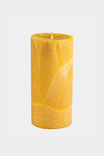 Cilindro formos kvepianti žvakė gintarinės spalvos, karamelės kvapo (didelė 70/150 mm)