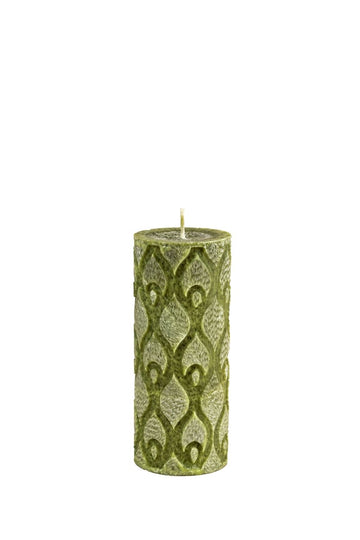 Cilindro formos kvepianti žvakė su ornamentu, žalios spalvos, santalo kvapo (50/120mm)