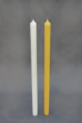 geltonos arba baltos spalvos žvakė "kūginis cilindras", diametras 50 mm, aukštis 950 mm. Pakuotėje 4 vnt.