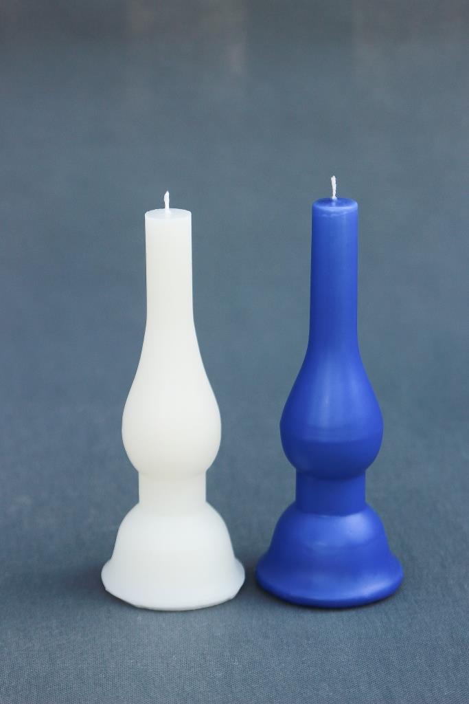 Baltos ir mėlynos spalvos žvakė "Lempa", aukštis 220 mm. Galimi būti nudažyti įvairiomis spalvomis.