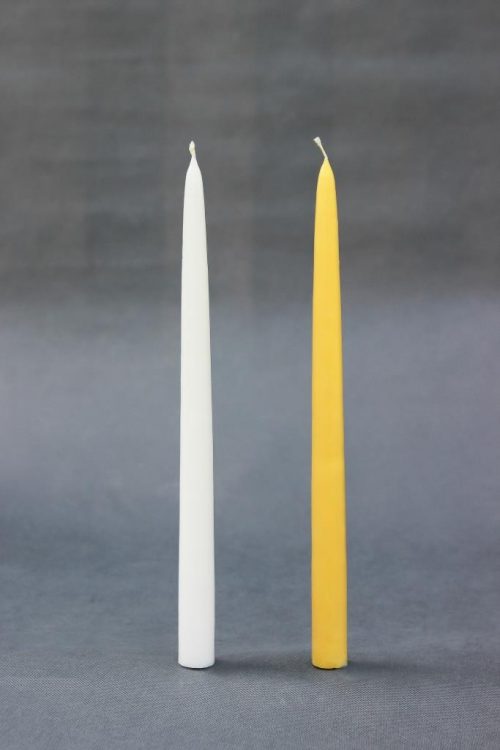Baltos ar geltonos spalvos žvakė "Tradicinė+", savaime užgęstanti, likus 1 cm iki pabaigos. Naudojama pakeitimui žvakei "Senoji tradicija".